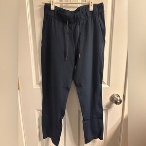 Lululemon Women’s Pant. Size 8. Navy blue. Good condition.
